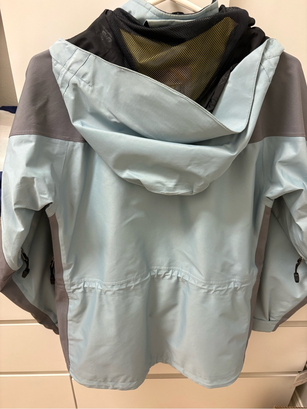 GORE-TEX Women's Two-Tone Light Blue & Gray Ski Jacket - Picture 5 of 8